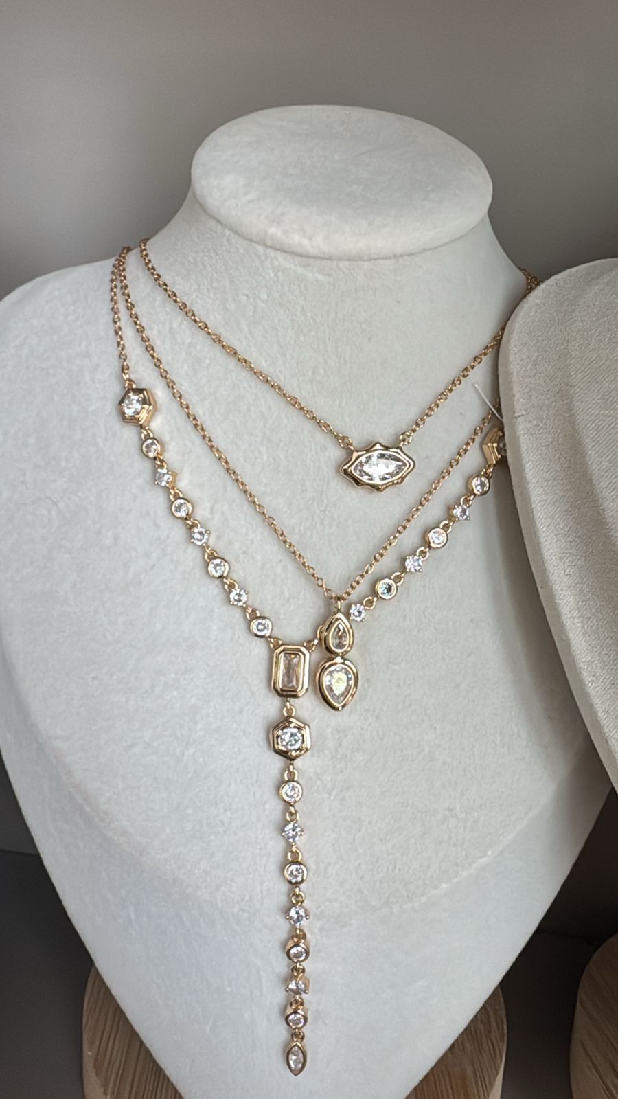 Astra Necklaces Set
